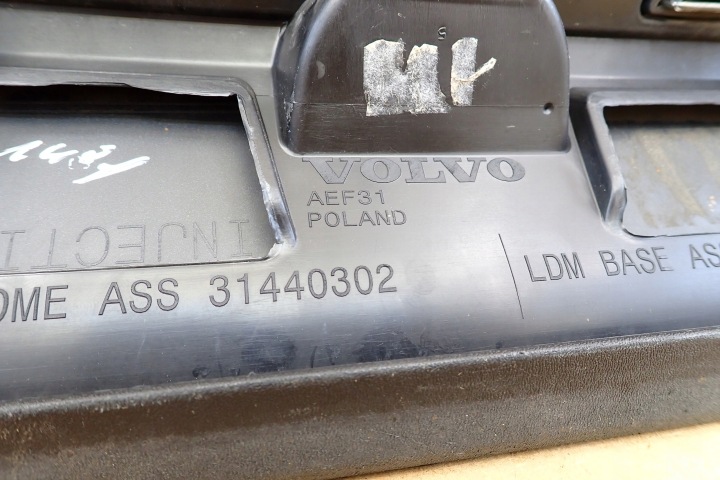 VOLVO XC60 II 2017- MOULURE PROTECTION LATÉRALE GAUCHE AVANT AVANT 31440302 LH OE