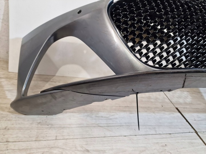 ASTON MARTIN DBS SUPERLEGGERA PARE-CHOCS AVANT ORIGINE
