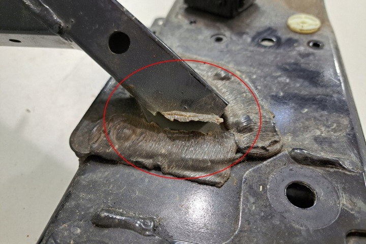 QUART GAUCHE AVANT BMW 7451989 2020