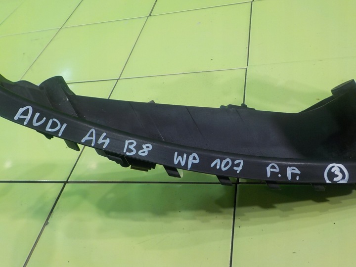 AUDI A4 B8 S-LINE 1.8 TFSI 08R BERLINE GLISSIÈRE SOUS LAMPE DROIT AVANT 8K0805608R