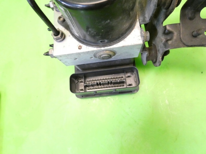 POMPE ABS ESP 1K0907379D AUDI A3 8P 1.6 8V 03-05