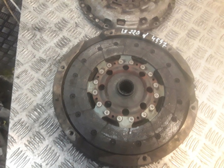 LEXUS IS 220D-250-350 EMBRAYAGE ENSEMBLE
