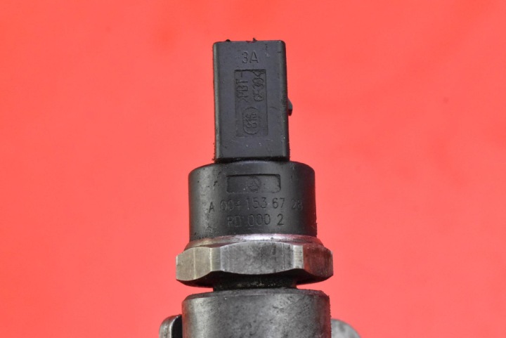 MOULURE INJECTION A6420700695/002 MERCEDES CLS C219 3.0 CDI 224 KM 04-08