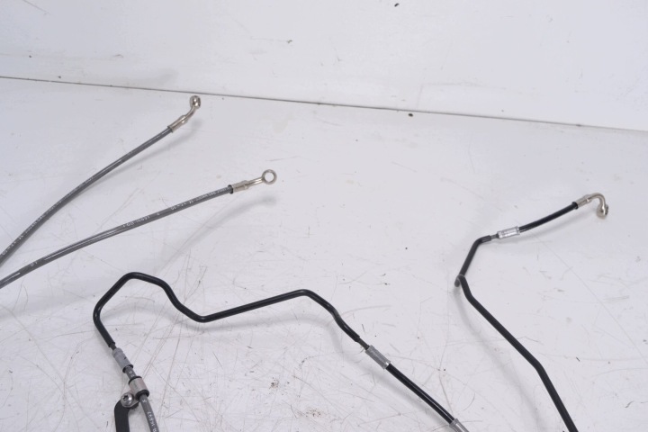 CONDUITES DE DÉRIVATION FREIN TRIUMPH STREET TRIPLE 765 RS 22-26