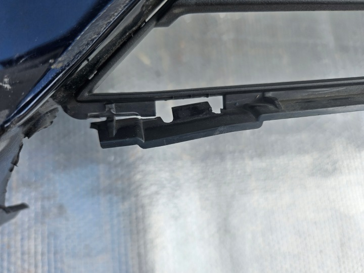 VOLVO XC90 15- PARE-CHOCS AVANT GRILLE