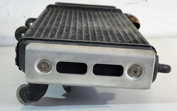 RADIATEUR EAU VENTILATEUR CAPUCHONS 5RT124610000 YAMAHA FAZER FZS 600 98-04R