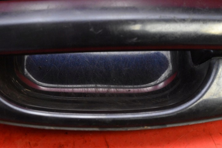 POIGNÉE GAUCHE AVANT AVANT COULEUR GRENAT 82650-26000 HYUNDAI SANTA FE 1 I 00-04