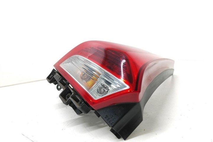 PHARE GAUCHE ARRIÈRE VOLVO V40 CROSS COUNTRY (526) V0LVVY555 1.6L DIESEL 84KW