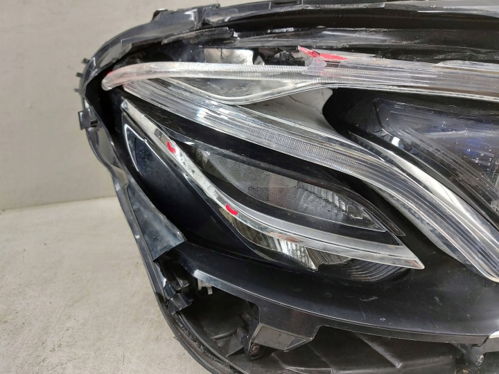 MERCEDES-BENZ E CLASSE 213 W213 DROITE PHARE AVANT AVANT PROJECTEUR