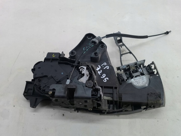 SERRURE DE PORTE DROIT AVANT VOLVO S40 II 30699444 30663577 BROSE