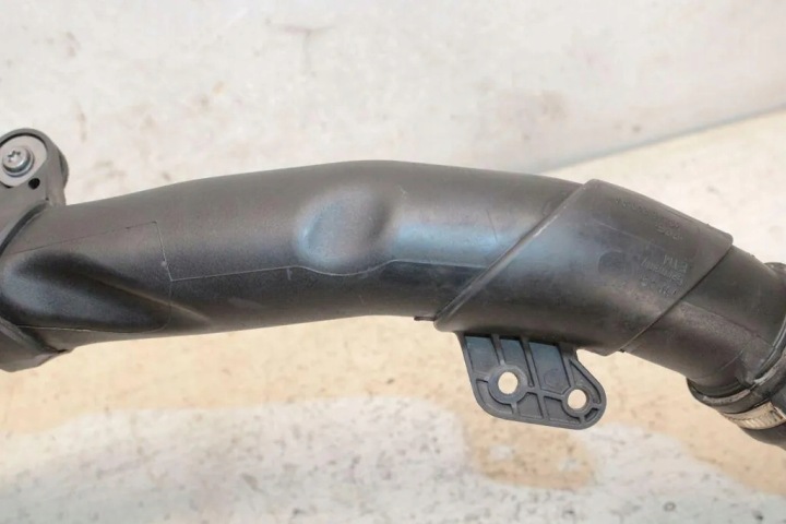 TUYAU ÉCHANGEUR D'AIR DE SURALIMENTATION VW 03L131111J 1.6L DIESEL 2010
