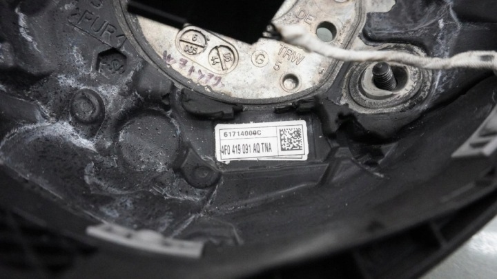 AUDI Q7 4L VOLANT 4F0419091AQ