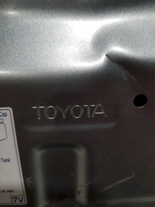 TOYOTA AURIS I E15 CAPOT COUVERCLE MOTEUR