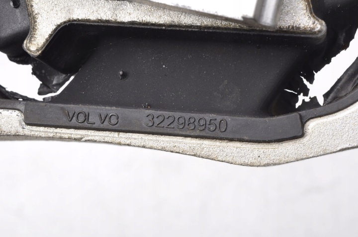VOLVO XC60 II 2.0 16V B5 MILD-HYBRI POIGNÉE MOTEUR SUPPORT 32298950 32139982