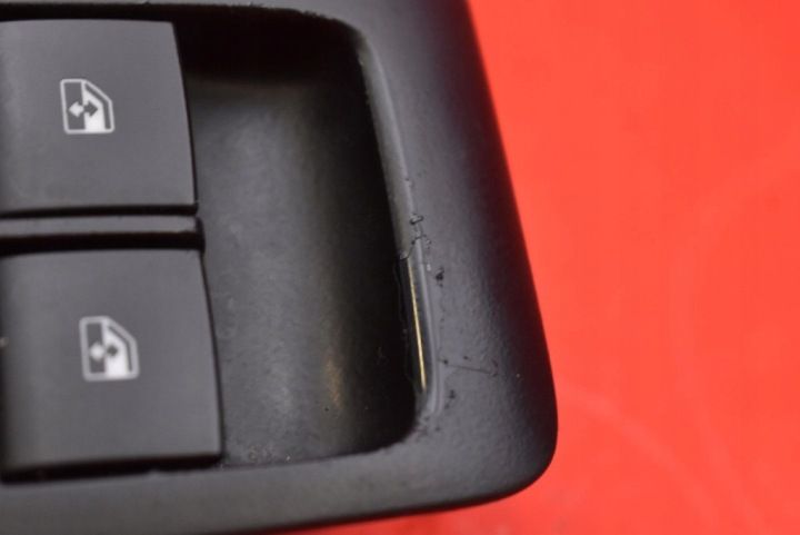 PANNEAU COMMANDE VITRE EUROPE 13305011 OPEL ZAFIRA C 12-16