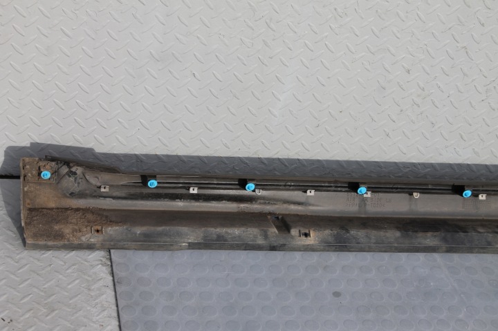 REVÊTEMENT SEUIL GAUCHE MOULURE SEUIL OUTLANDER II LIFT 10-