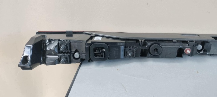 AUDI A5 B10 PHARE ARRIÈRE CENTRALE LANTERNE LED 8B3945095E