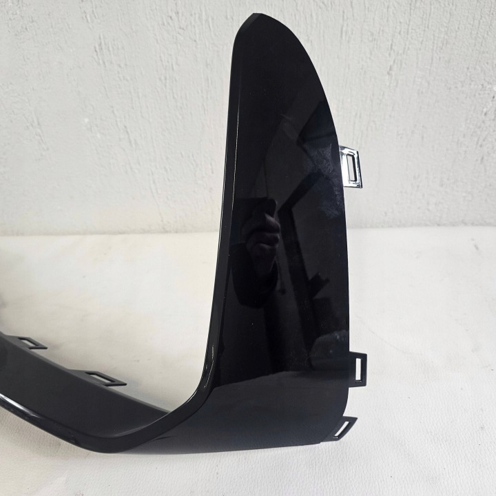 MOULURE PARE-CHOCS AVANT AVANT GAUCHE DROITE AUDI RSQ8 4M8