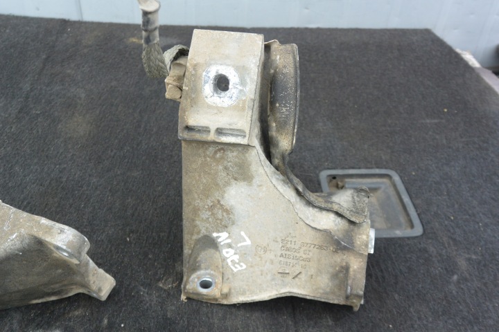 POIGNÉE SUPPORT MOTEUR JEU N62 4.8 V8 BMW E70 E71