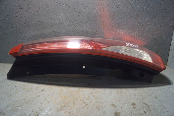 CITROEN C4 GRAND PICASSO PHARE DROIT ARRIÈRE (S2052)
