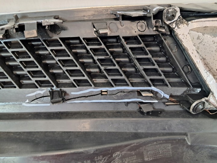 NISSAN MICRA K12 LIFT GRILLE RÉSERVOIR PHARES ANTIBROUILLARD GAUCHE AVANT 62332-BG00A