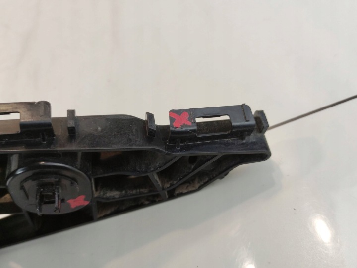 TOYOTA HIGHLANDER XU70 GLISSIÈRE PARE-CHOCS DROIT AVANT 521450E100