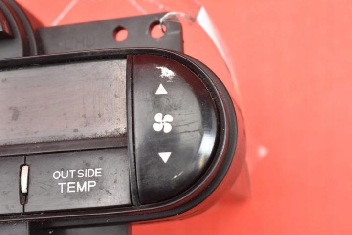 PANNEAU COMMANDE CONDUIT D'AIR CLIMATISATION 0K2FB61190 KIA CARENS 2 II 02-06