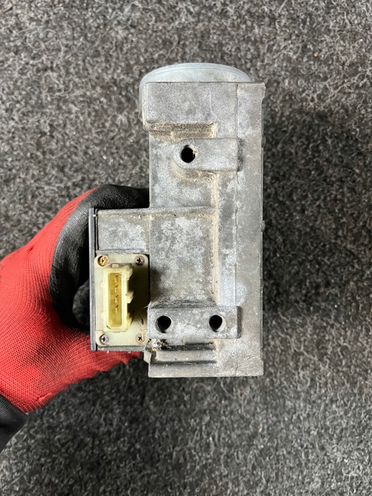 PAPILLON DES GAZ AUDI 80 B4 1.9 66KW 0281002072 028906301