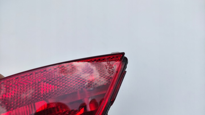 RENAULT MEGANE IV HAYON PHARE ANTIBROUILLARD GAUCHE ARRIÈRE ARRIÈRE 265852501R (LT17)
