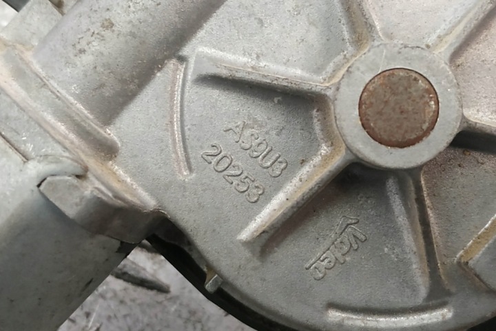 PETIT MOTEUR ESSUIE-GLACES COUVERCLES DE COFFRE VW GOLF VII (5G1, BQ1, BE1, BE2) W000038530G