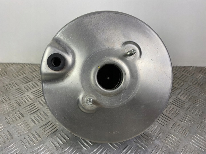 JEEP GRAND CHEROKEE WK2 LIFT 19R SERVO POMPE FREINS P04581956AG