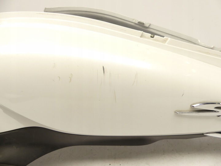 QUEUE CÔTÉ PLASTIQUE DÉFLECTEUR D'AIR PHARE CLIGNOTANT K29 HONDA SH 125 MODE 13