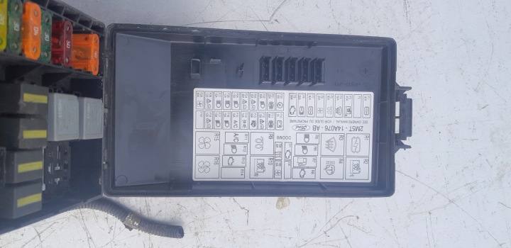 FORD FOCUS MK1 1.6 16 V BOÎTE FUSIBLES 518276100