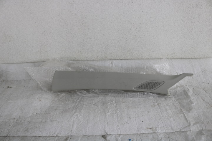 VW PASSAT B9 PROTECTION MONTANTS GAUCHE OU DROITE AVANT AVANT