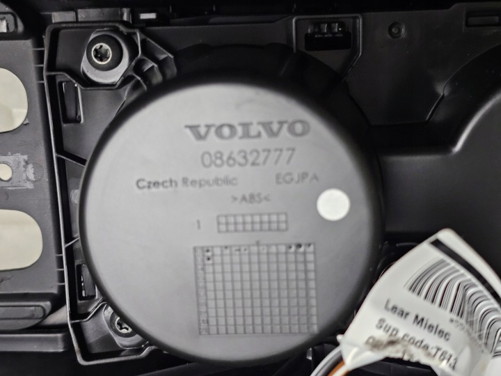 ACCOUDOIR TUNNEL CENTRAL PROTECTION PANNEAU SIÈGES VOLVO V40 II USB
