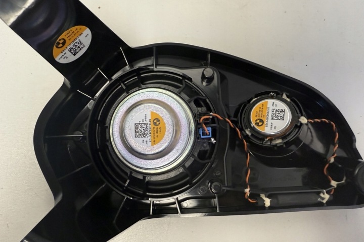 HAUT-PARLEUR DANS ARRIÈRE SZYBIE BMW X7 (G07) 2622522 3.0L GASOLINE 250KW 2022
