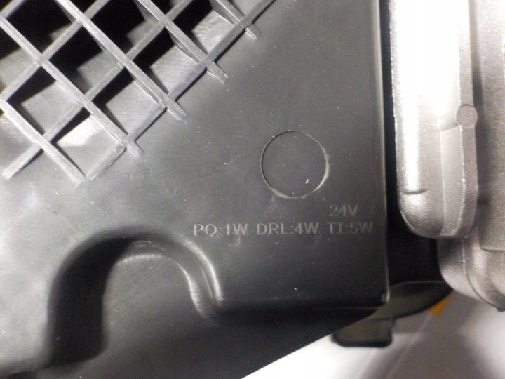 VOLVO FH5 PHARE GAUCHE AVANT 23752678