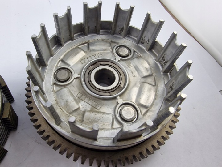 SUZUKI GSF 600 BANDIT EMBRAYAGE CORBEILLE EMBRAYAGE