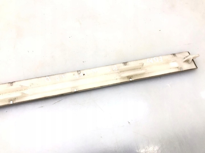 MOULURE REVÊTEMENT SEUIL GAUCHE AVANT MERCEDES ML W163