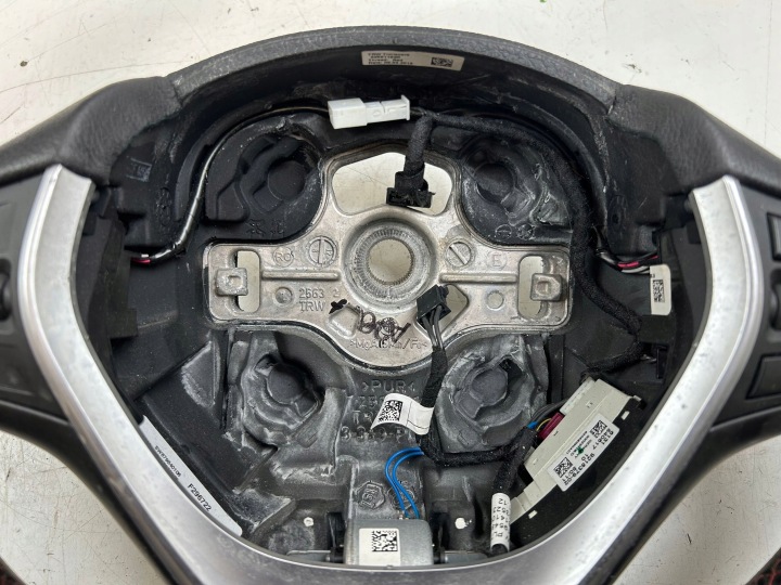 2012 BMW 3 F30 F35 F31 VOLANT 9218379