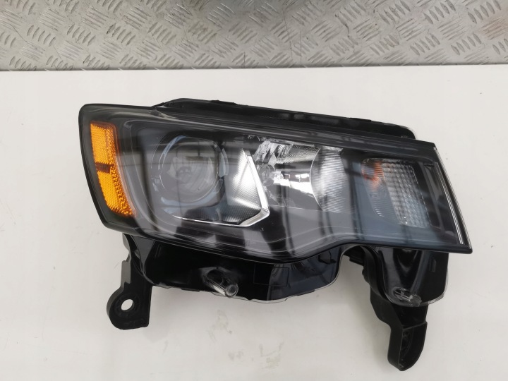 JEEP GRAND CHEROKE WK2 LIFT USA PHARES AVANT GAUCHE DROITE AVANT USA ORIGINE
