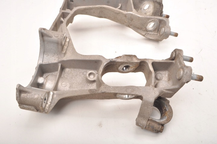 PORSCHE CAYMAN 987 BRAS DE SUSPENSION GAUCHE ARRIÈRE 98733105124