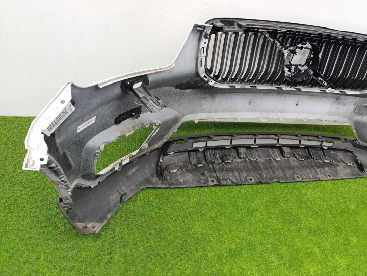 VOLVO XC40 PARE-CHOCS AVANT AVANT GRILLE CALANDRE BAS DOUBLURE 17-22