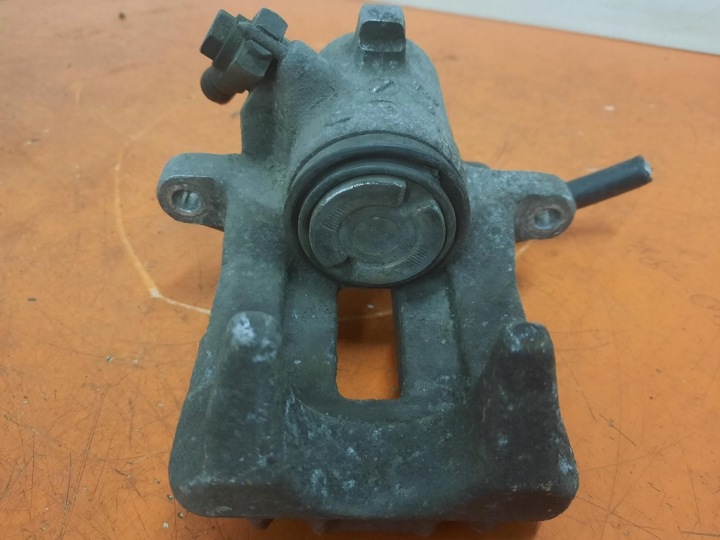 AUDI A4 B7 04-08 2.0TDI UNIVERSEL ÉTRIER DE FREIN DE FREIN ARRIÈRE DROIT ARRIÈRE BNA