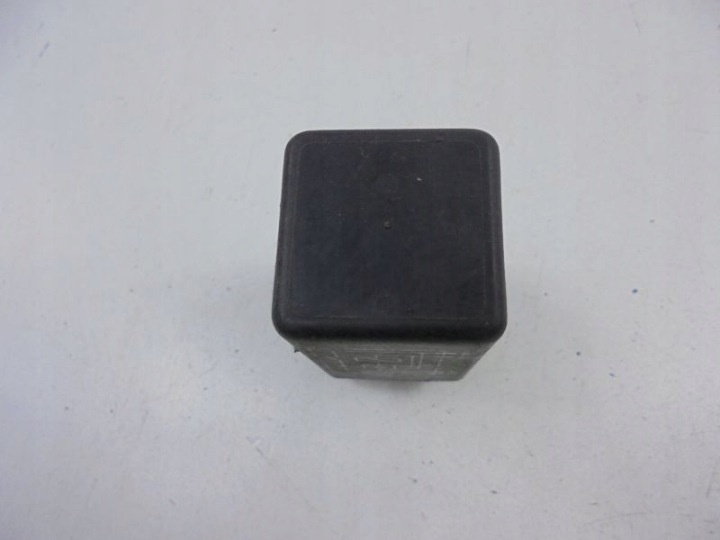 OPEL ASTRA F 1 I RELAIS MODULE 90274681