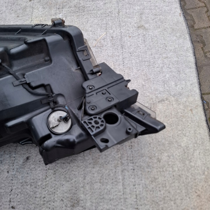 MITSUBISHI OUTLANDER III 3 15- DROITE PHARE PROJECTEUR 2 CV LENTILLE PRZETWORNI