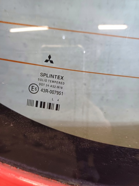 COUVERCLES DE COFFRE ARRIÈRE MITSUBISHI COLT VI 3D CODE VERNIS PO4 COMPLÈTE