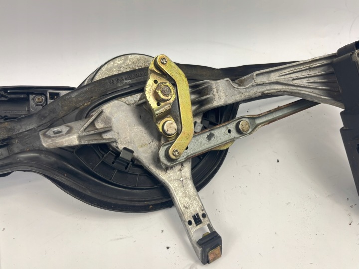 MÉCANISME PETIT MOTEUR ESSUIE-GLACES AVANT VITRES MERCEDES W124 E-KLASA 1993-