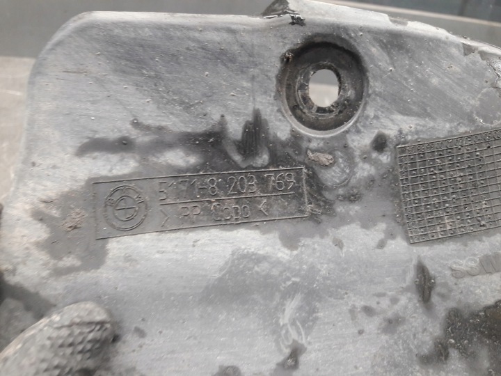 8203769 PASSAGE DE ROUE GAUCHE ARRIÈRE BMW E46 UNIVERSEL