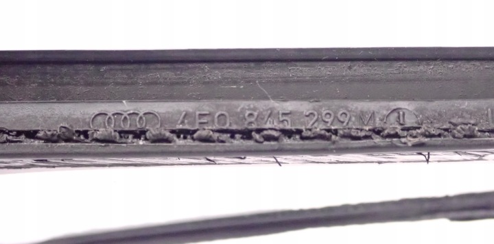 4E0845299M VITRE CARROSSERIE GAUCHE M480 2003R A8 D3